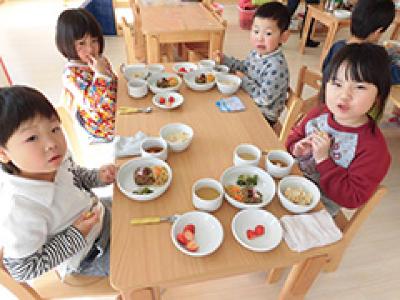 園自慢のおいしくて健康的な給食！